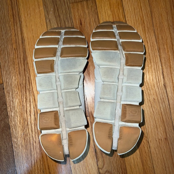 On Cloud Women's Cloud 5 Shoes in Pearl/White Size 7.5M - Picture 6 of 8